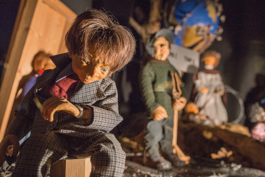 Jung - Friedenskrippe 2©Krippana